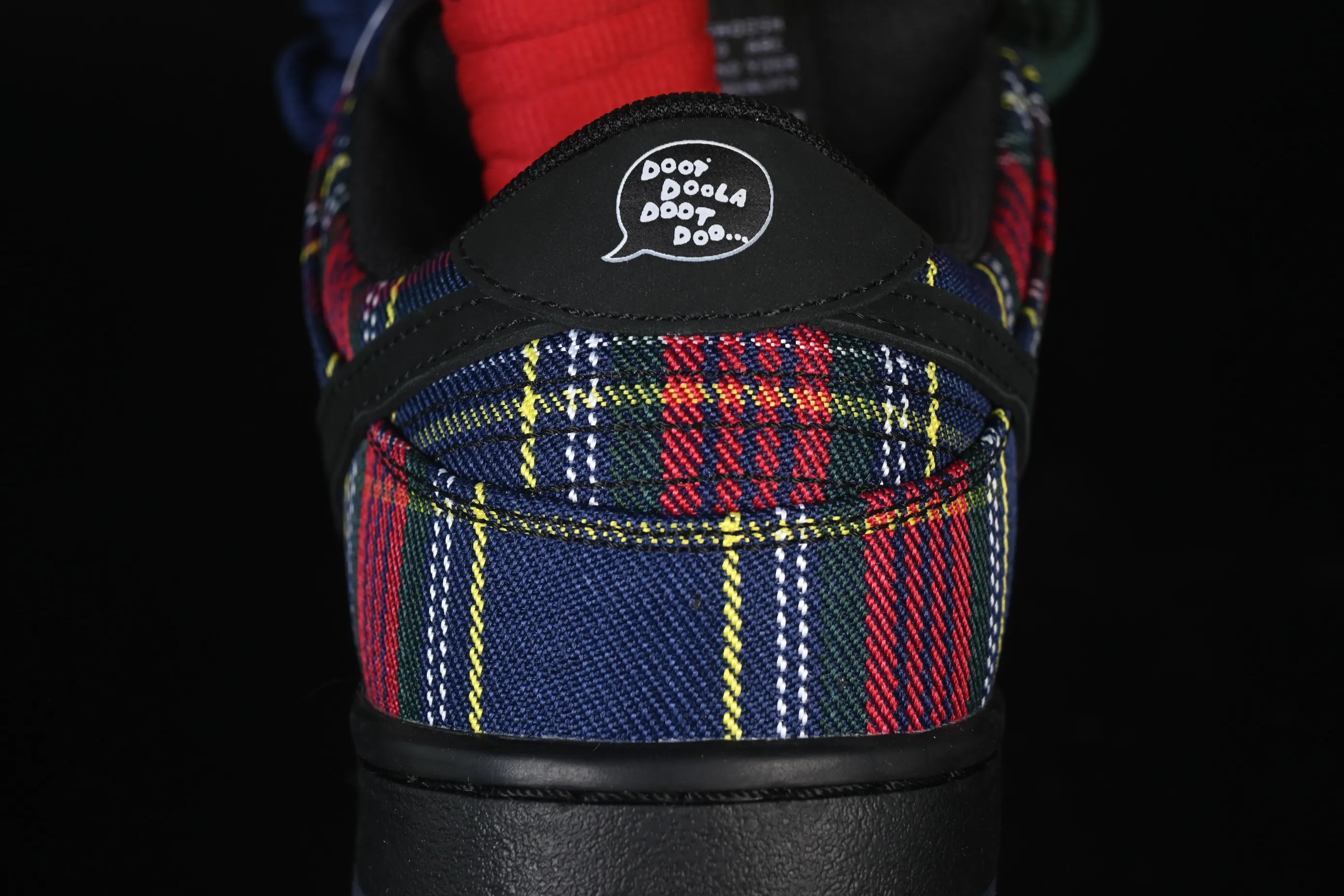 All categories Nk SB Dunk series Nk SB Dunk Low low-top sneakers Nike SB Dunk Low "Nardwuar" joint model Scottish plaid low-top casual skateboard shoes II1493-600